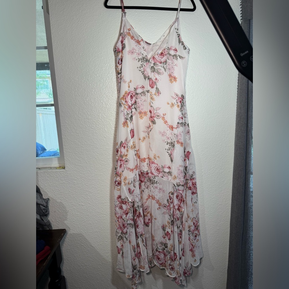Dress Forum Pink and White Floral Maxi Dress - Picture 4 of 6